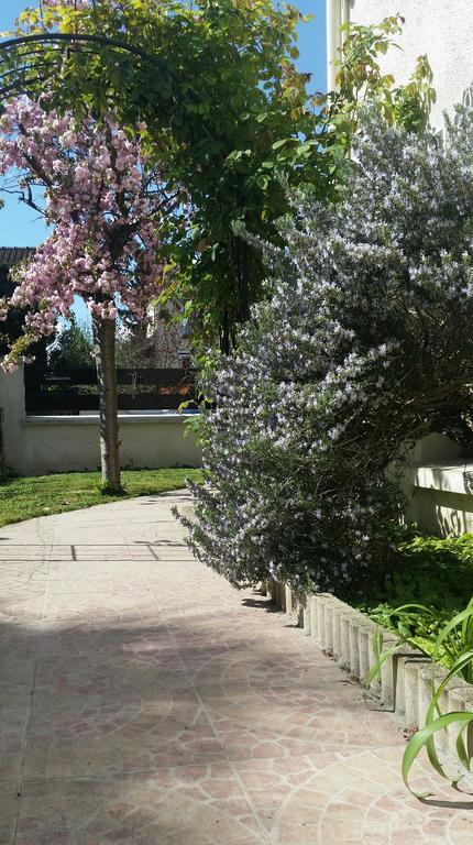Chambre Avec Jardin Pierre Curie Bry-sur-Marne Dış mekan fotoğraf